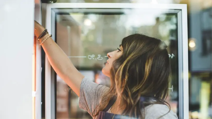 Адвокат Салкин: за кражу еды из холодильника на работе может грозить штраф