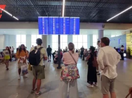 Отмена авиарейсов создает вызовы для российских туристов в ОАЭ otmena aviarejsov sozdaet vyzovy dlya rossijskih turistov v oae-tstpp-ru-0