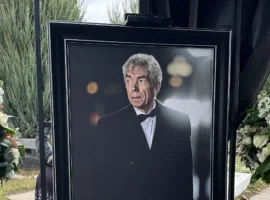 pamyat kolleg i druzej o yurii nikolaeve pohoronennom na troekurovskom kladbishhe-tstpp-ru-0