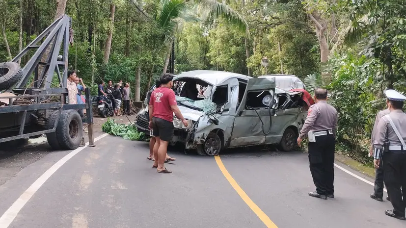 На Бали в ДТП на скоростной дороге погибли пять туристов из Китая