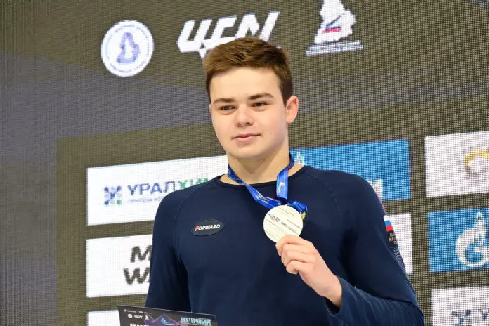 Савелий Лузин и легенды сборной России на чемпионате России по плаванию-0