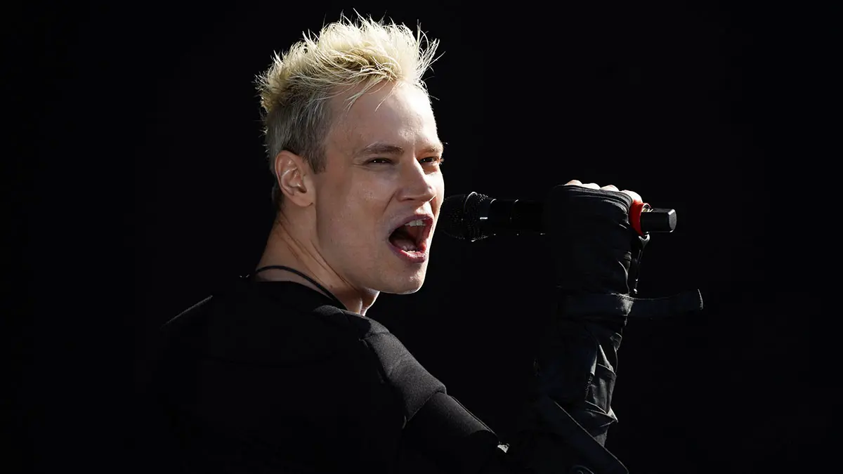 SHAMAN прокомментировал решение расписаться с Мизулиной в ЗАГСе Донецка