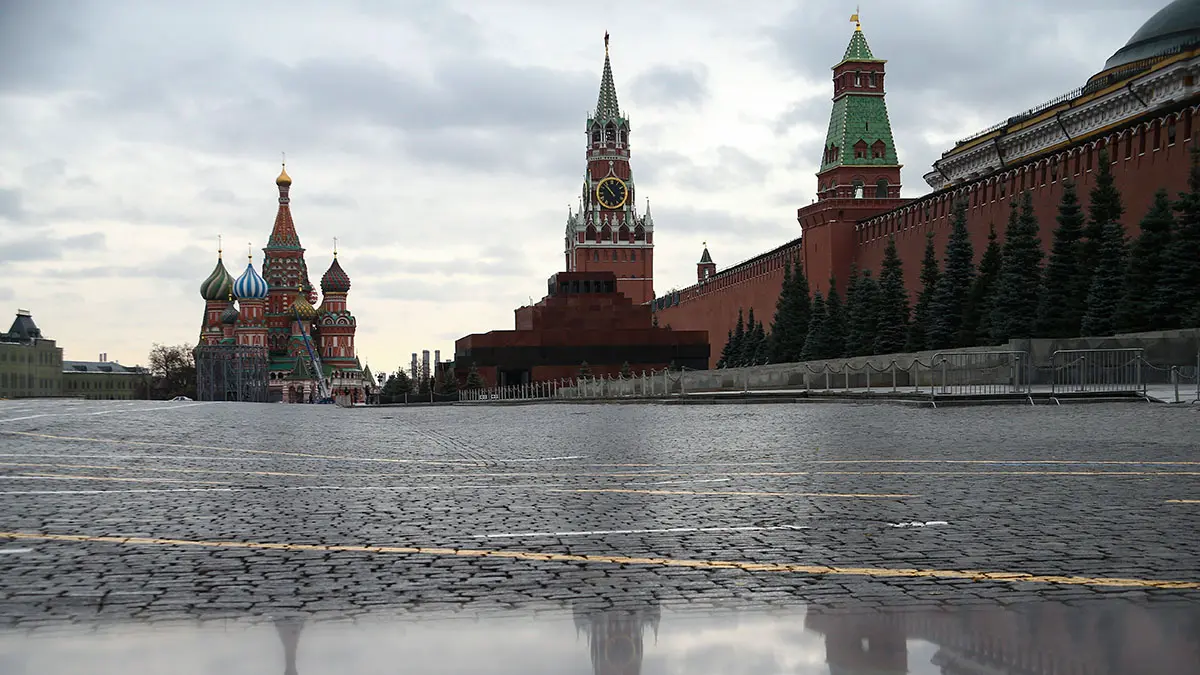 В Москве начались монтажные работы катка на Красной площади