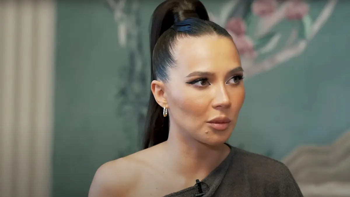 Блогер Лерчек пожаловалась, что не может расписаться с новым возлюбленным