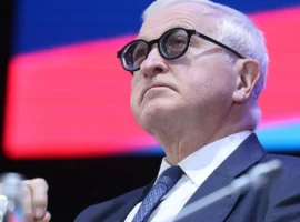 Александр Шохин и Владимир Путин обсуждают новое деловое сотрудничество aleksandr shohin i vladimir putin obsuzhdayut novoe delovoe sotrudnichestvo-tstpp-ru-0