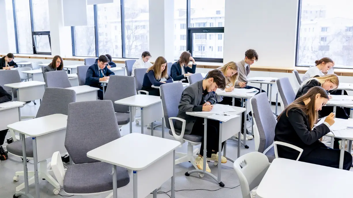 Ракова объявила о старте контрольных работ в форме ЕГЭ для одиннадцатиклассников