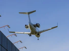 Артем Кореняко объяснил экстренную остановку аэропорта Росавиацией и Минобороны России artem korenyako obyasnil ekstrennuyu ostanovku aeroporta rosaviacziej i minoborony rossii-tstpp-ru-0