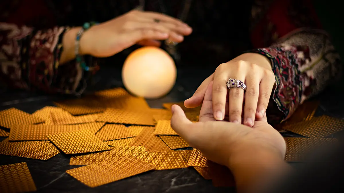 СМИ: На Украине гадалки предсказывают обстановку в прифронтовых зонах