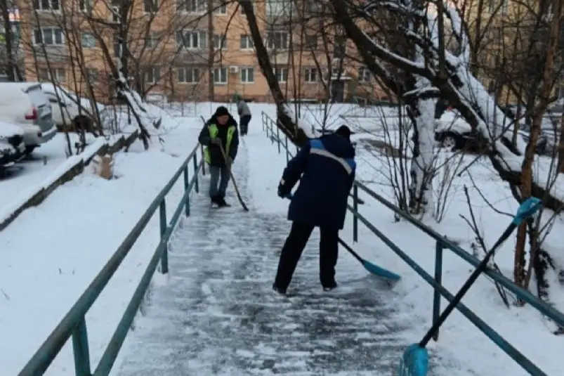 Уборка снега ведётся во всех районах Владивостока пресс-служба администрации Владивостока