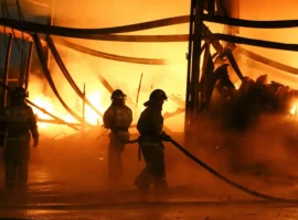 Оперативные действия МЧС России после пожара на Правобережном рынке в Санкт-Петербурге operativnye dejstviya mchs rossii posle pozhara na pravoberezhnom rynke v sanktpeterburge-tstpp-ru-0