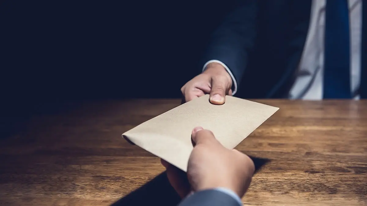 Почти три тысячи коррупционных преступлений зарегистрировали в Москве за девять месяцев