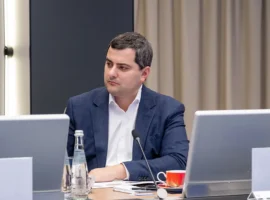 Владислав Овчинский открывает новый дом на Стартовой улице в рамках реновации vladislav ovchinskij otkryvaet novyj dom na startovoj ulicze v ramkah renovaczii-tstpp-ru-0