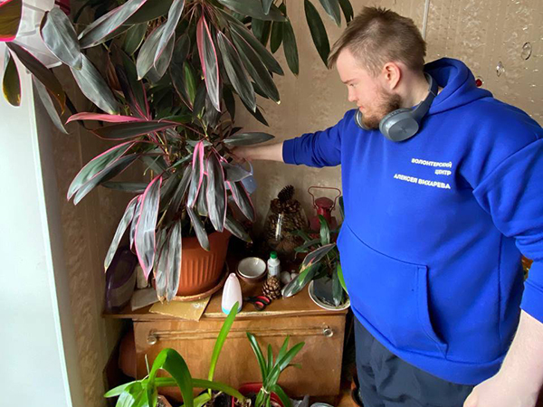 Алексей Вихарев делает жизнь пенсионеров легче