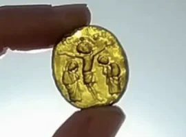 arheologi iz oksforda nashli steklyannyj amulet  veka s hristom-tstpp-ru-0