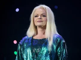 Лариса Долина получила «Золотой граммофон» среди ярких лауреатов церемонии larisa dolina poluchila zolotoj grammofon sredi yarkih laureatov czeremonii-tstpp-ru-0