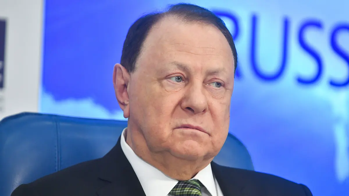 Президент «Ленкома» Варшавер опроверг сообщения об удалении опухоли