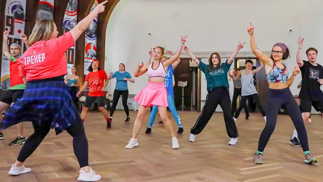 Москвичей старшего поколения приглашают на секции по танцевальному спорту и зумбе