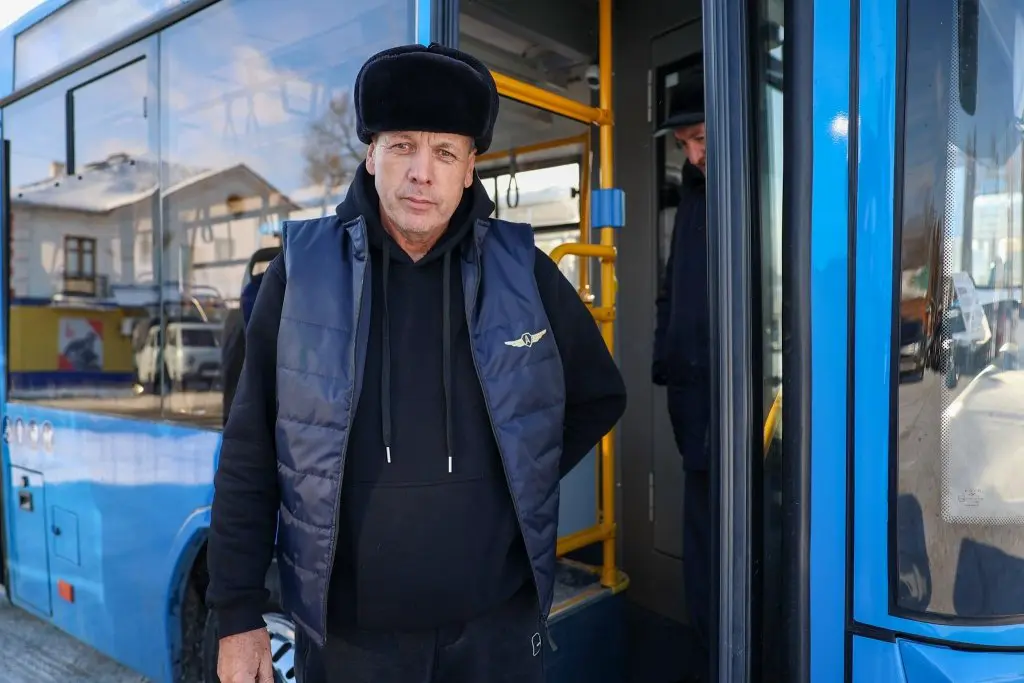 Униформу для водителей автобусов начали вводить в Приморье Игорь Новиков, правительство Приморского края