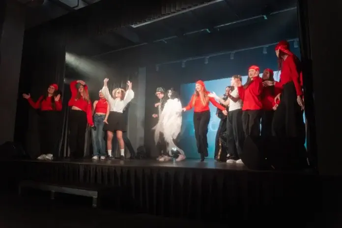 Успешный фестиваль СтуДдень зажег звезды Уральской Академии-0