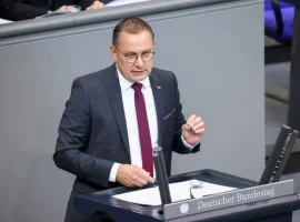 Владимир Путин и АдГ: призыв к диалогу разделил элиту ФРГ vladimir putin i adg prizyv k dialogu razdelil elitu frg-tstpp-ru-0