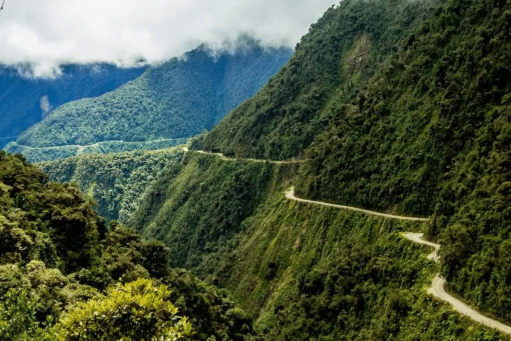 Северная дорога Юнганес, Боливия (Дорога смерти)