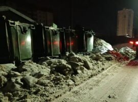 Мусоровозы Спецавтобазы преодолевают зимние трудности Екатеринбурга 9