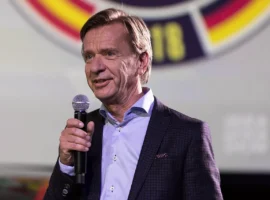 Volvo и Самуэльссон уверены в вытеснении бензиновых авто к 2030 году i samuelsson uvereny v vytesnenii benzinovyh avto k 2030 godu-tstpp-ru-0