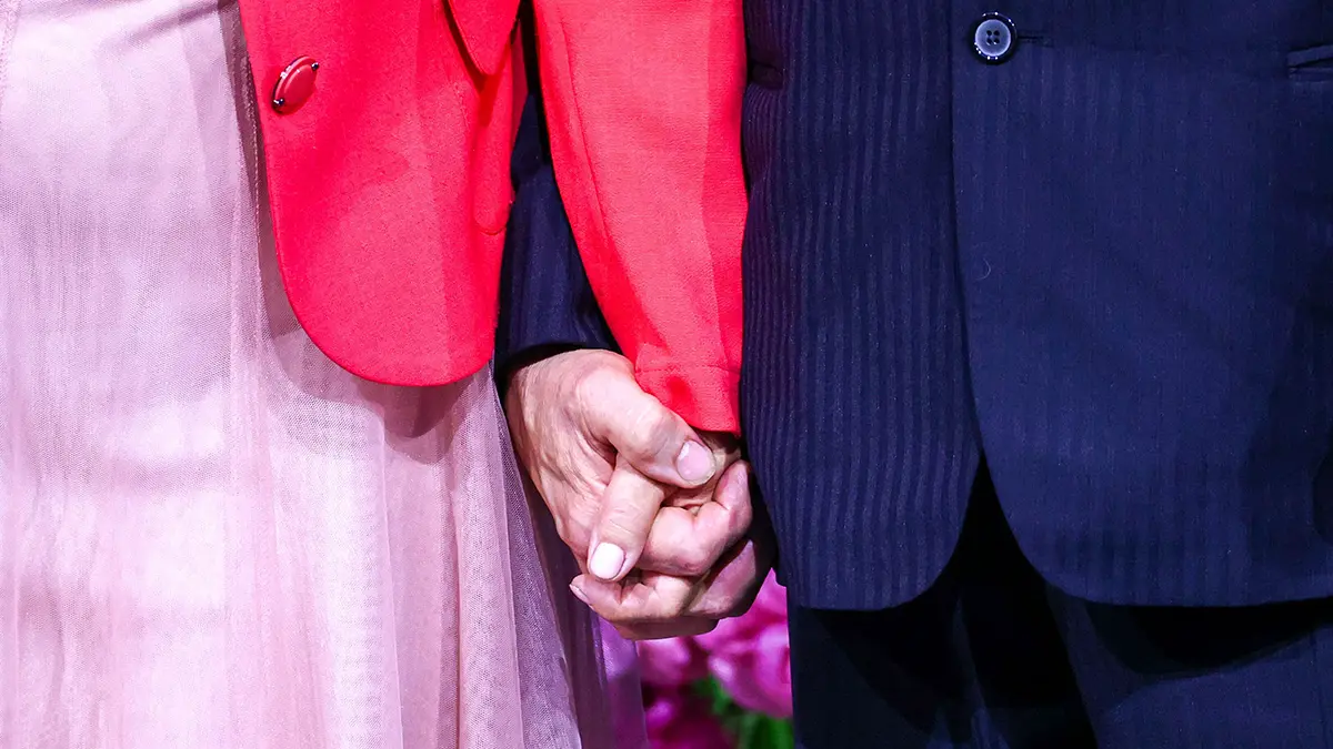 Сколько россиян готовы поделиться последней едой со своим партнером