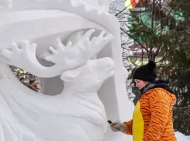 Жители Коньково и Щукино радуют Москву снежными скульптурами zhiteli konkovo i shhukino raduyut moskvu snezhnymi skulpturami-tstpp-ru-0