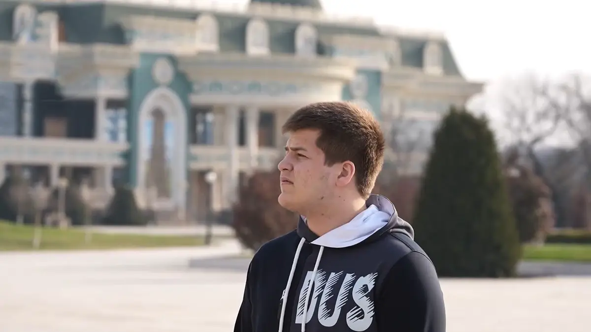 Адам Кадыров имеет звание младшего лейтенанта в структуре МВД