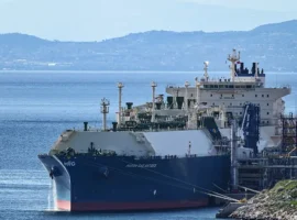 Шесть моряков с танкера Dignity вернулись из Египта в Россию shest moryakov s tankera vernulis iz egipta v rossiyu-tstpp-ru-0