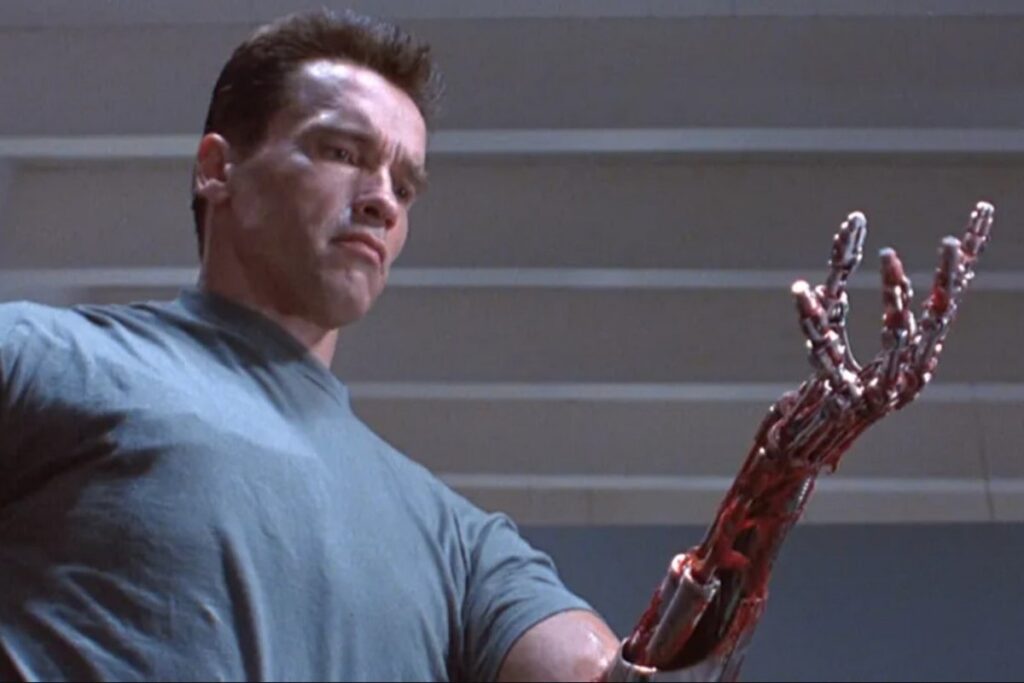 Кадр из фильма "Терминатор 2: Судный день" (1991)