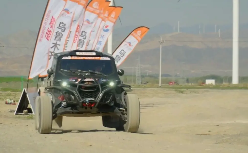 Карякин и КАМАЗ-Мастер успешно стартовали на Taklimakan Rally 2026-0