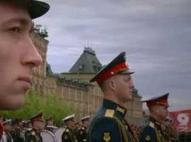 Путин почтил память героев, возглавив минуту молчания putin pochtil pamyat geroev vozglaviv minutu molchaniya-tstpp-ru-0