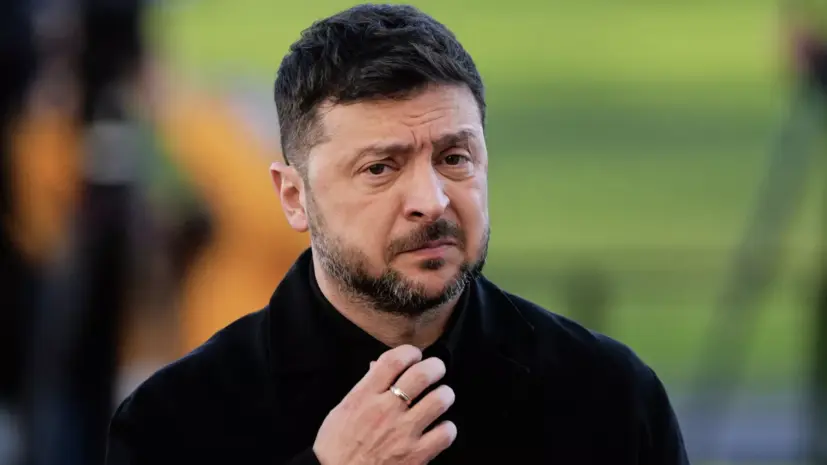 Monde: скандал с Ермаком усугубил положение Зеленского
