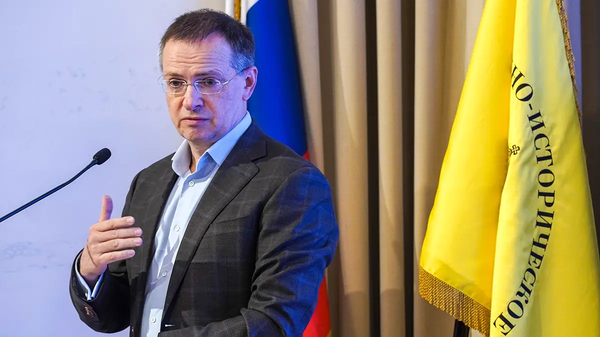 Мединский предложил вернуть отработки для студентов-бюджетников