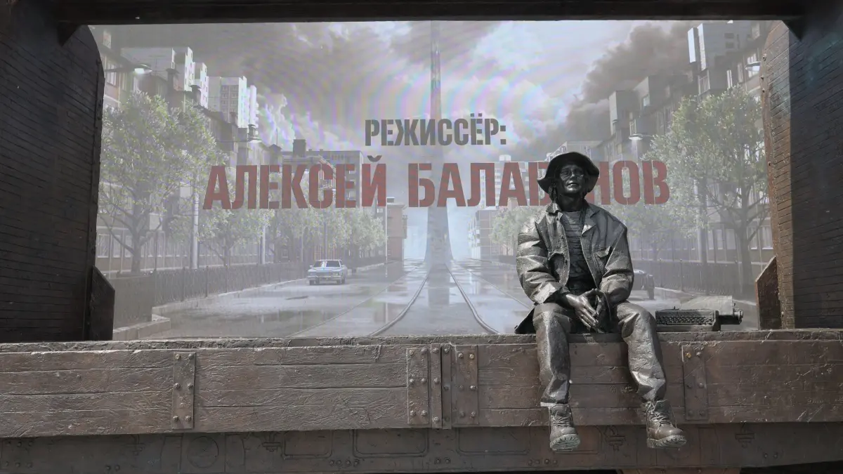 Памятник режиссеру Алексею Балабанову открыли в Екатеринбурге