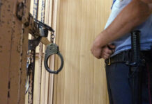 Предотвращение массового нападения в торговом центре 2d8ea6bc-1e95-49a3-9ef3-ee24e8da5692-6765af4a