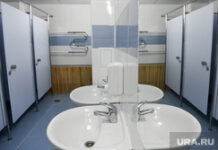 Инновационный подход к безопасности в екатеринбургской гимназии вызвал дискуссию среди родителей 4b8e1d7e-6b6e-44f0-b439-657c665265e2-674dc32c