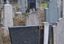 Память о членах семьи Булгаковых подверглась испытанию в Одессе 285ba4ae-22e4-434d-9a82-36fde3c247d4-678a2741