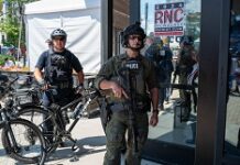 Предупреждение спецслужб о возможных попытках вмешательства в президентские выборы США Milwaukee Draws Crowds Of Supporters And Protestors For The 2024 Republican National Convention