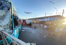 Дорожный инцидент с общественным транспортом в Петербурге 6e2e2594-ee9c-4b50-b68a-5aeb880886e9-67af5881