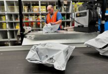 Работники Amazon требуют улучшения условий труда 7a52ba12-4216-44a7-9d0b-58c772f6618d-67b753af