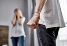 Первая брачная ночь обернулась кошмаром: муж-садист жестоко надругался над женой 8fa9c746-a65b-492d-b60b-f20ddb63978a-67bdbbd5