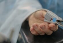 Врач рассказала, как предотвратить появление утренних отеков 53991c94-41b6-409e-a5ef-a9f14eed7262-67c14b6e