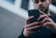 Кабмин запретил звонки россиянам с IP-телефонии f181cccf-738e-4cf9-b019-929ac182f8a7-67c2e81b