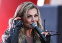 Последний долг: Янис Тимма обратился за помощью к Анне Седоковой 3e1c15ee-5fc9-4c78-8e7f-839429f0e887-67ba236b