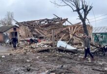 Массированные атаки ВСУ разрушили более сотни домов в приграничном регионе России 053c85d6-b16f-4340-9424-9fa5eef71218-67e13bc1