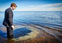 Оперативные меры по ликвидации мазутного загрязнения у берегов Севастополя 2f04e3bc-1a17-44bd-b86d-4ec9767ef886-67cb3980