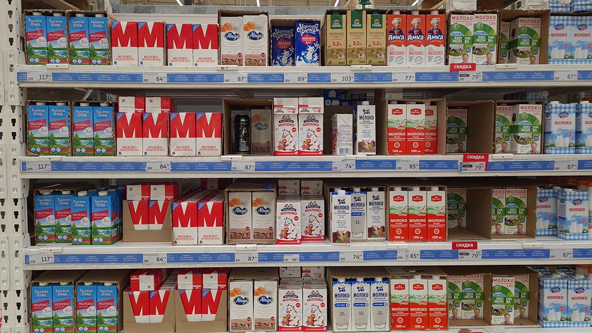 Почти 100 процентов завозного молока в России приходится на Белоруссию